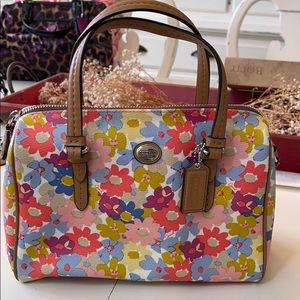 Coach spring handbag in beautiful pattern